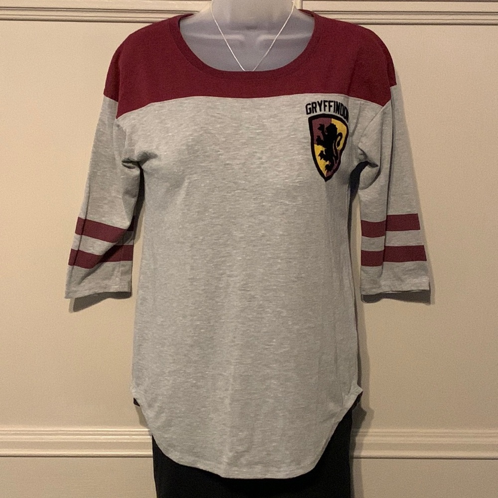 Harry Potter GRYFFINDOR baseball style tee shirt SZ ~> Medium